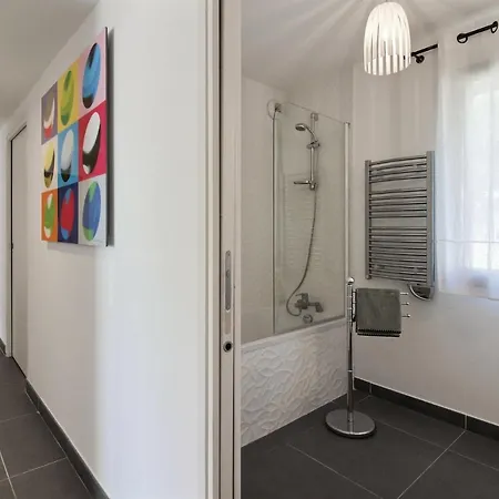 Front De 98 M², 3 Chambres, Terrasse 90 M² Apartment
