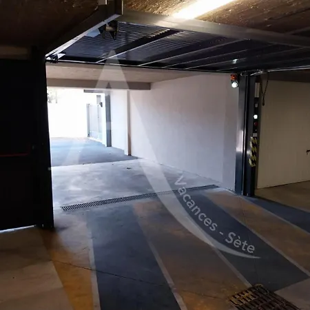 Front De 98 M², 3 Chambres, Terrasse 90 M² * Sete